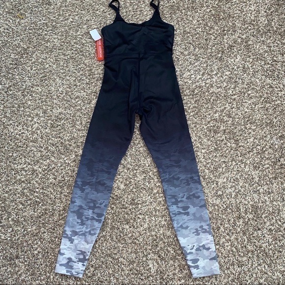 GOOD AMERICAN Size S Ombré Camo Jumpsuit NWT - Picture 4 of 8